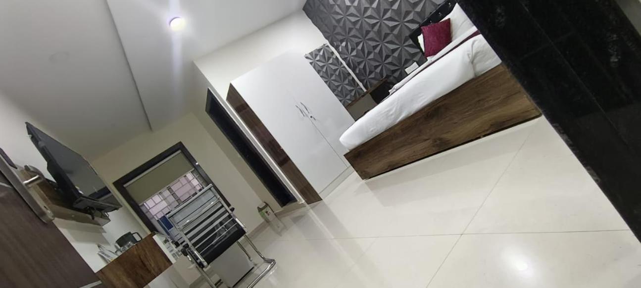 Hotel Vaishnavi Grand Miriālgūda Екстериор снимка